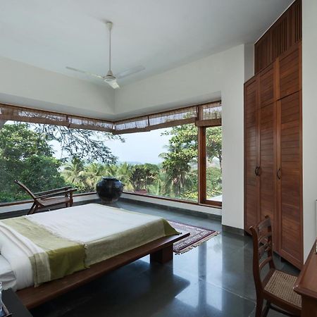 Saffronstays Pride Rock Mandve Экстерьер фото