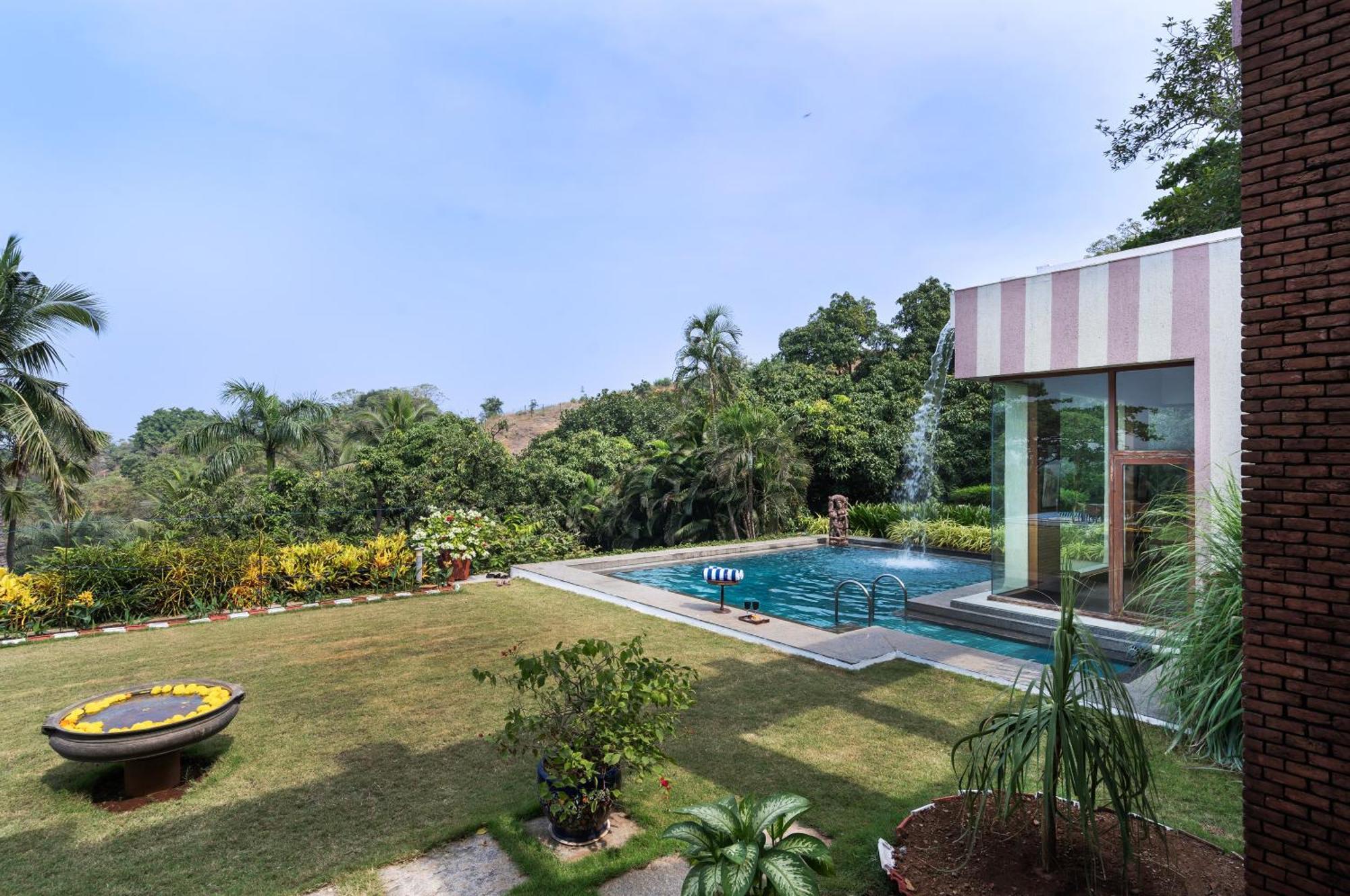 Saffronstays Pride Rock Mandve Экстерьер фото