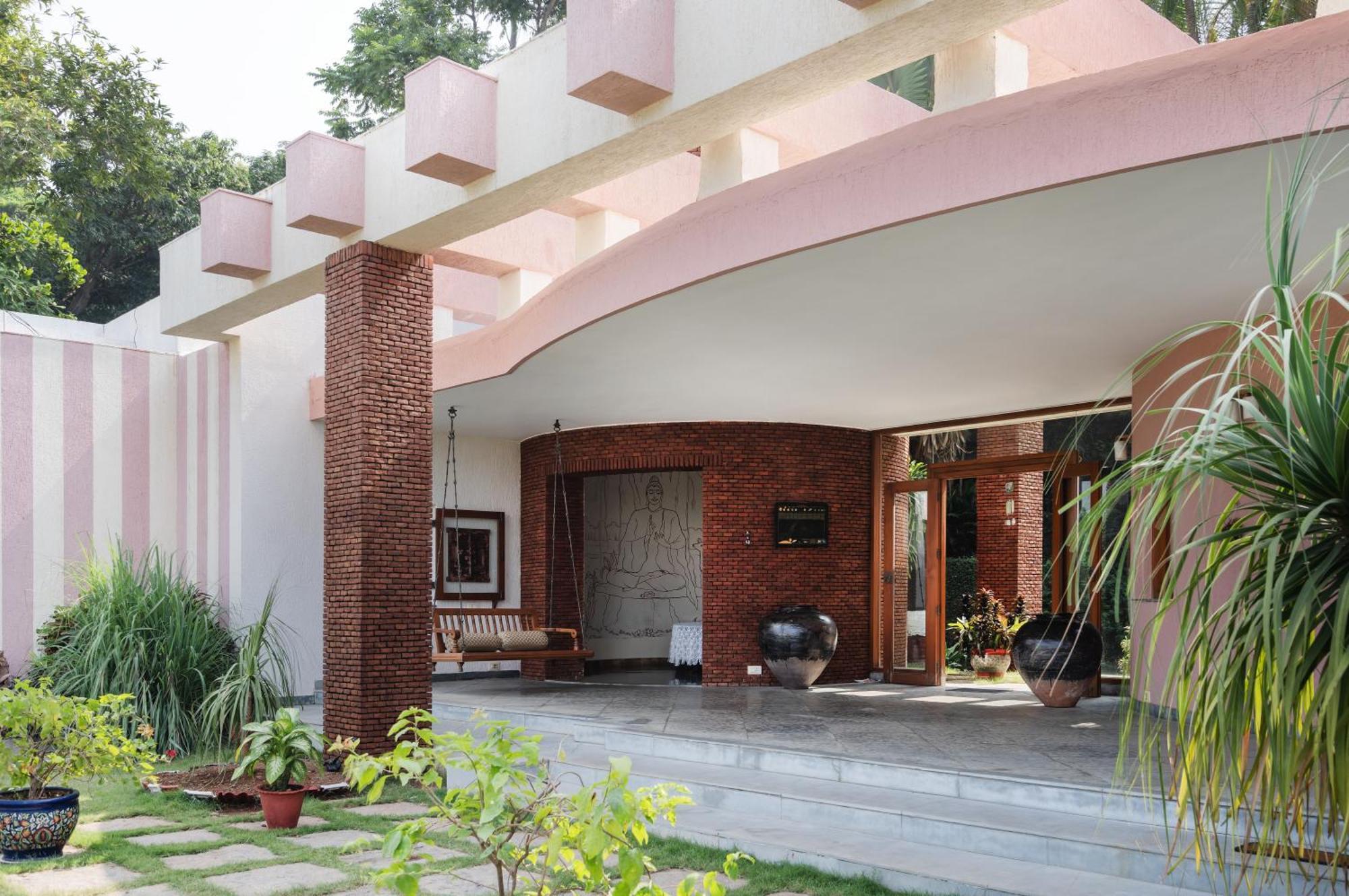 Saffronstays Pride Rock Mandve Экстерьер фото