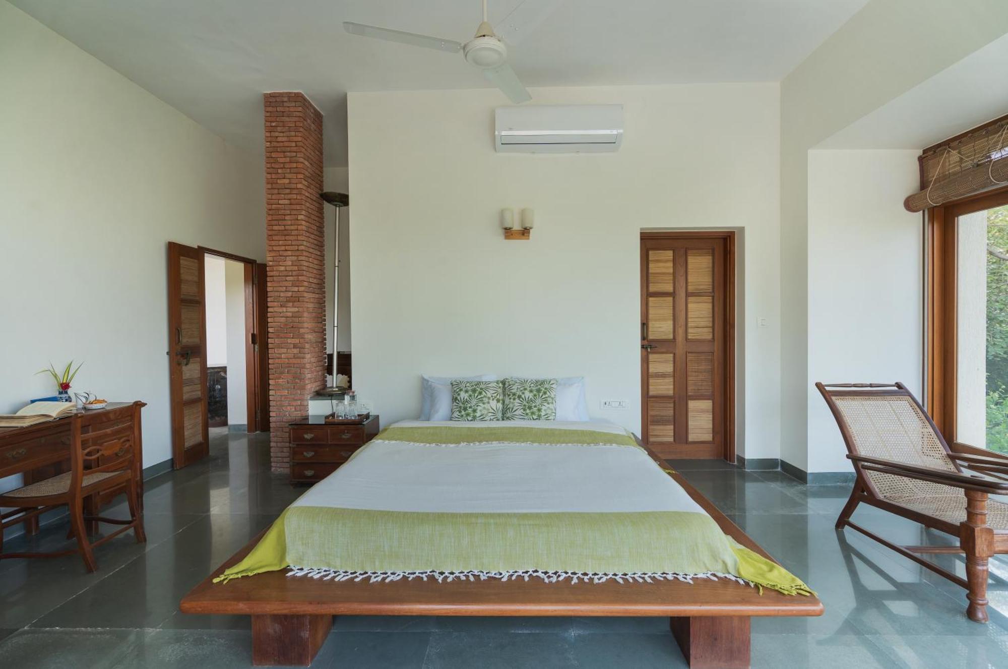 Saffronstays Pride Rock Mandve Экстерьер фото