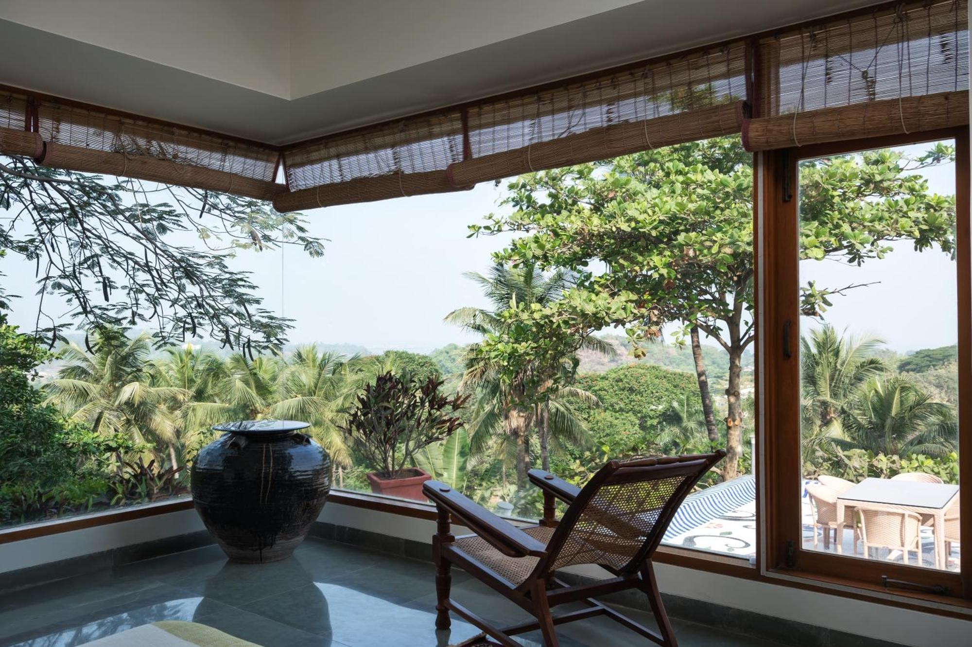 Saffronstays Pride Rock Mandve Экстерьер фото