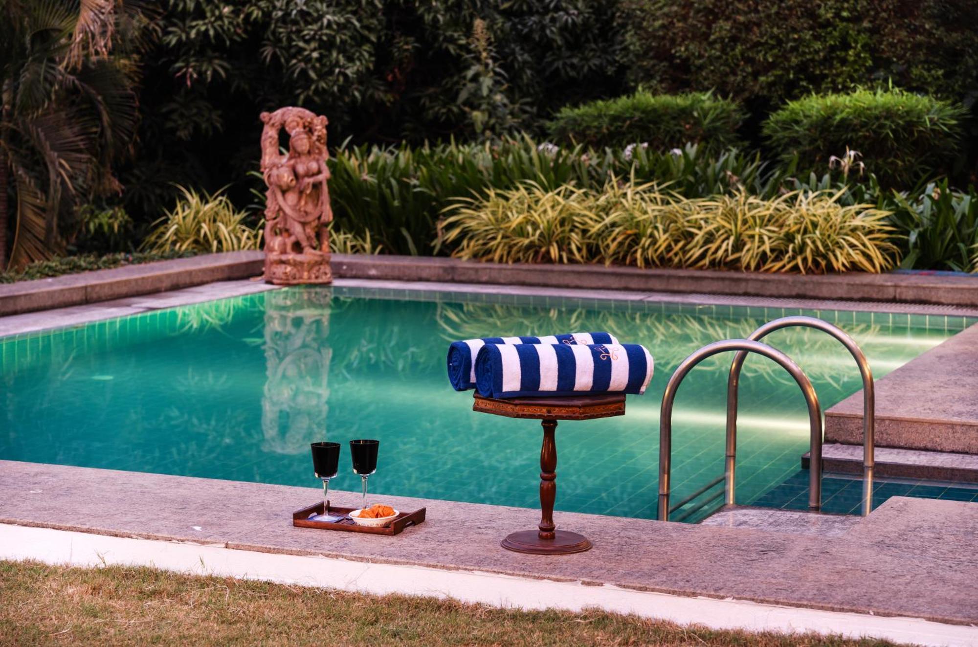 Saffronstays Pride Rock Mandve Экстерьер фото